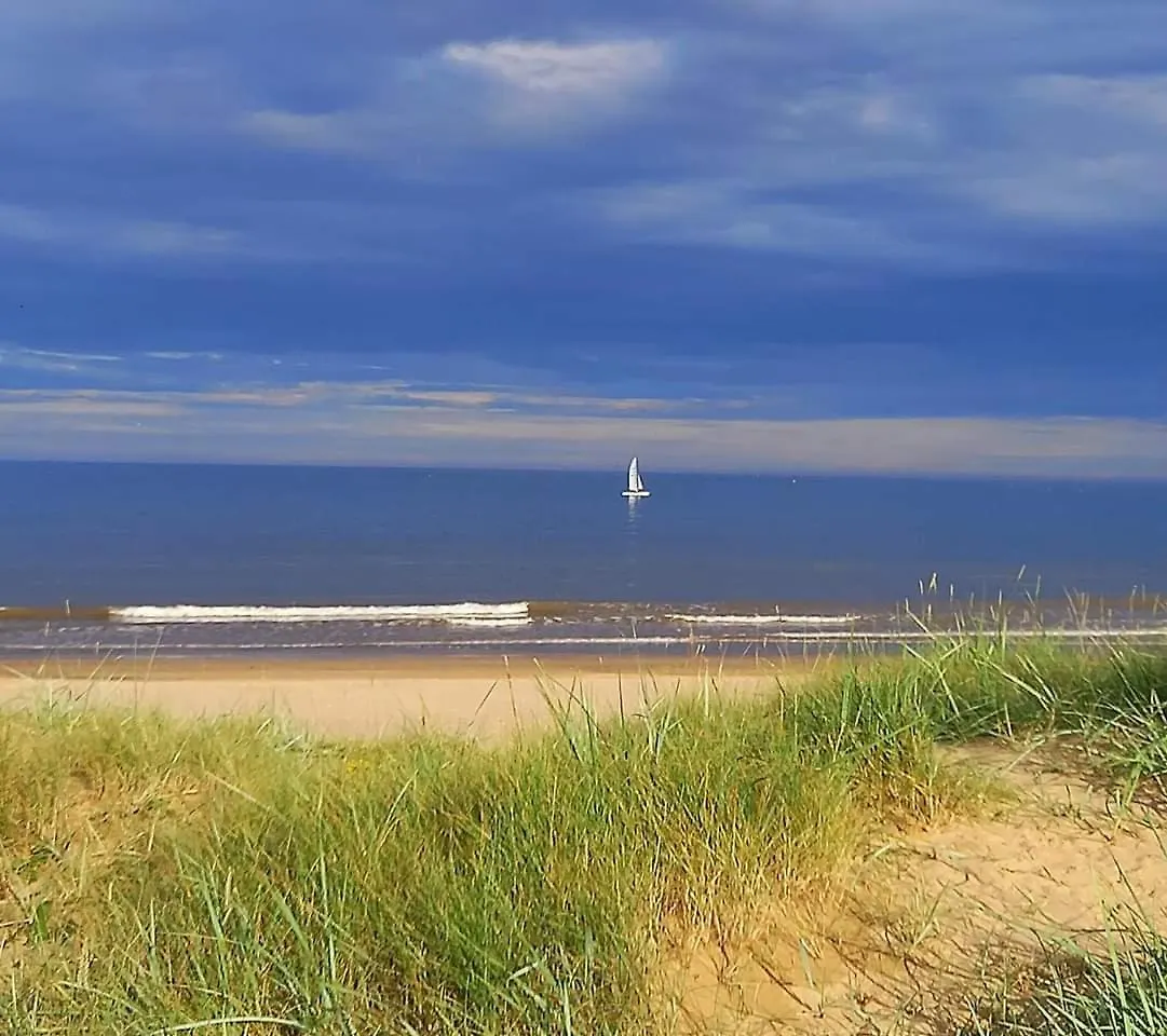 Cosy 2-Bed Cottage - Free Wifi Bridlington 0*,  Royaume-Uni